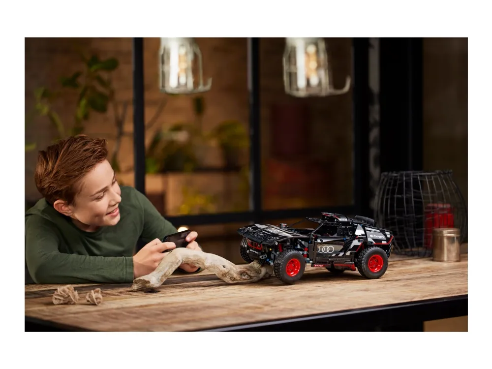 LEGO Technic 42160 Audi RS Q e-tron