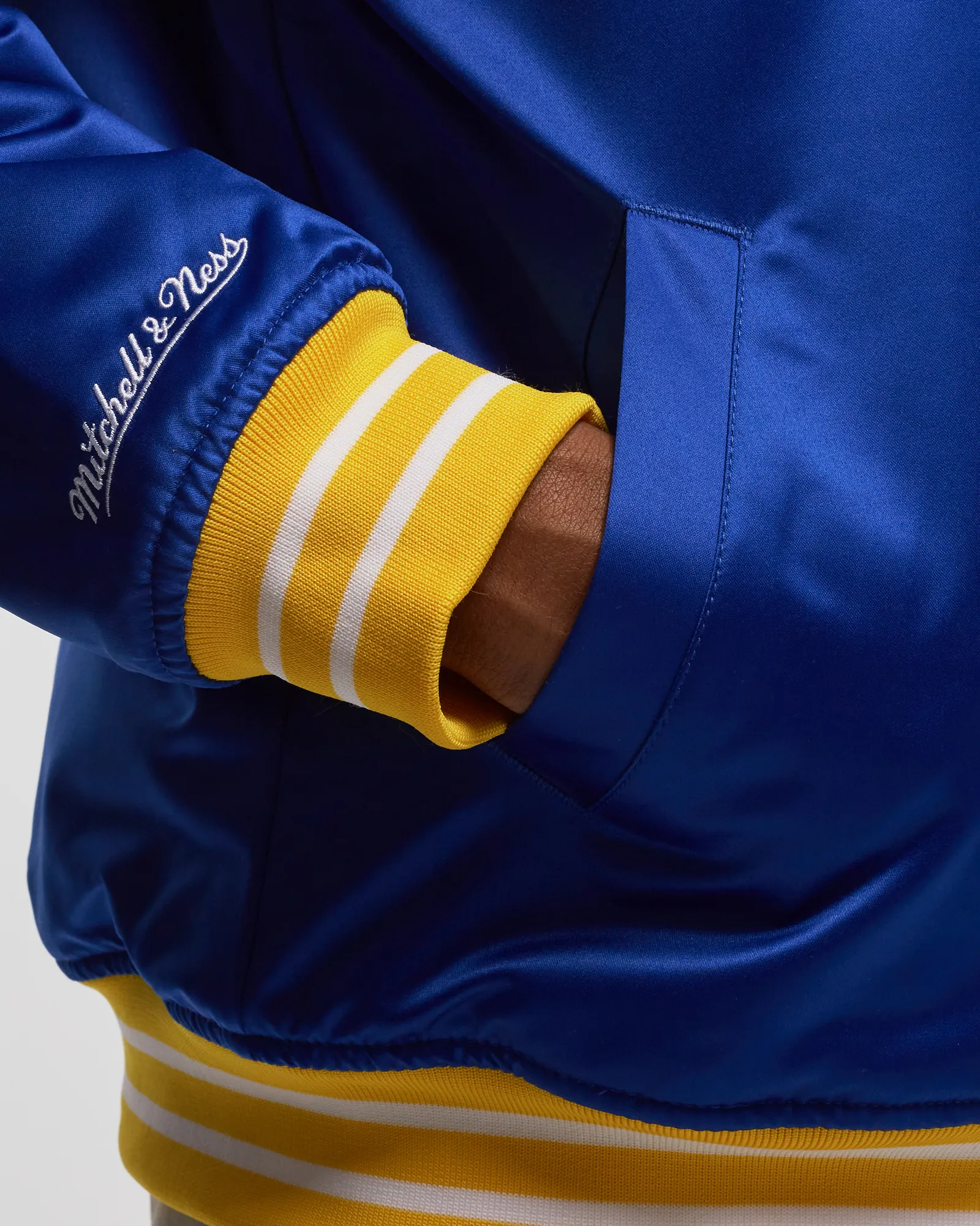 Mitchell & Ness NBA Heavyweight Satin Jacket Golden State Warriors