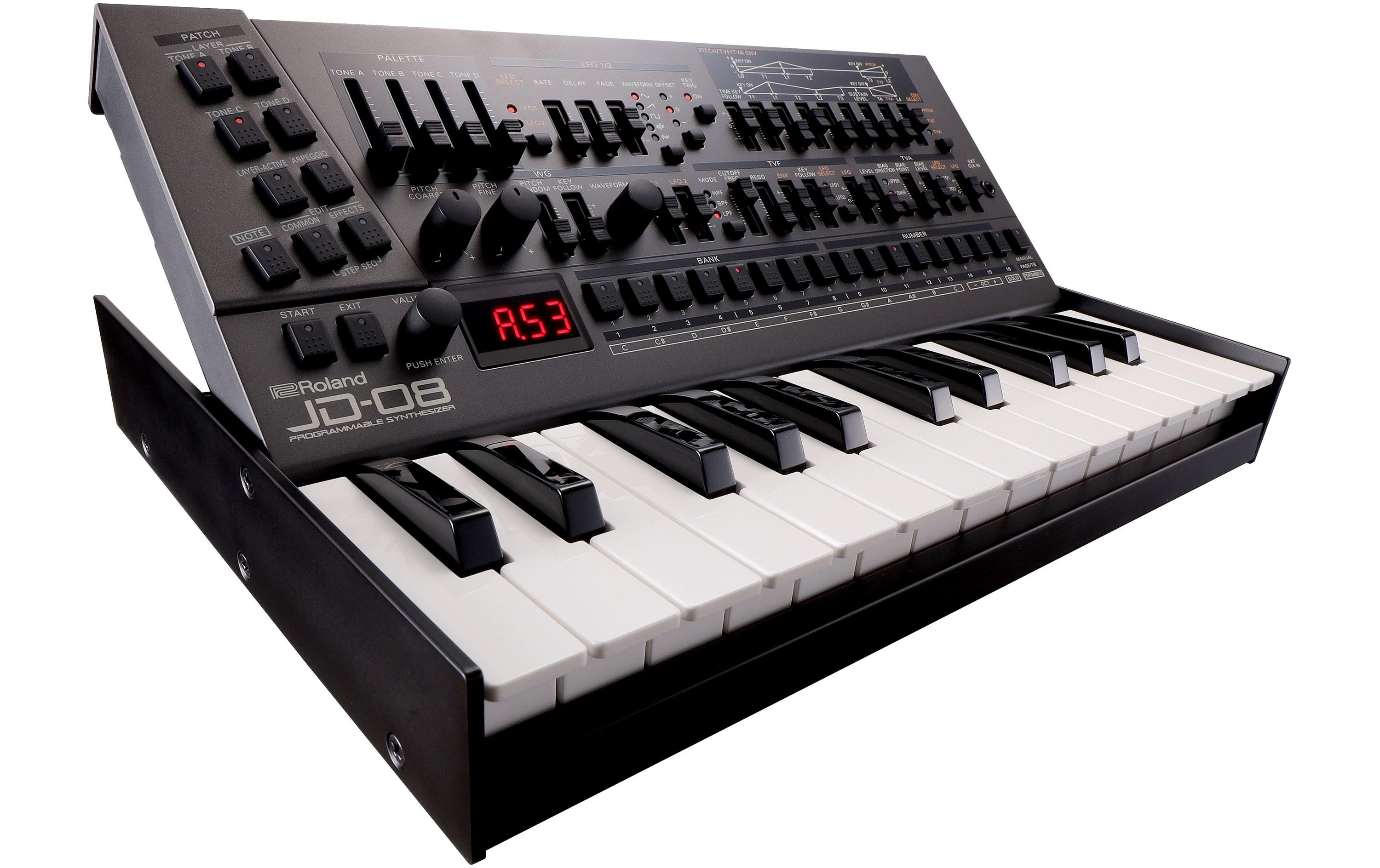 Synthesizer JD-08<br>Moderne Wellenformen des JD-800 mit fortschrittlicher Modelling-Technologie