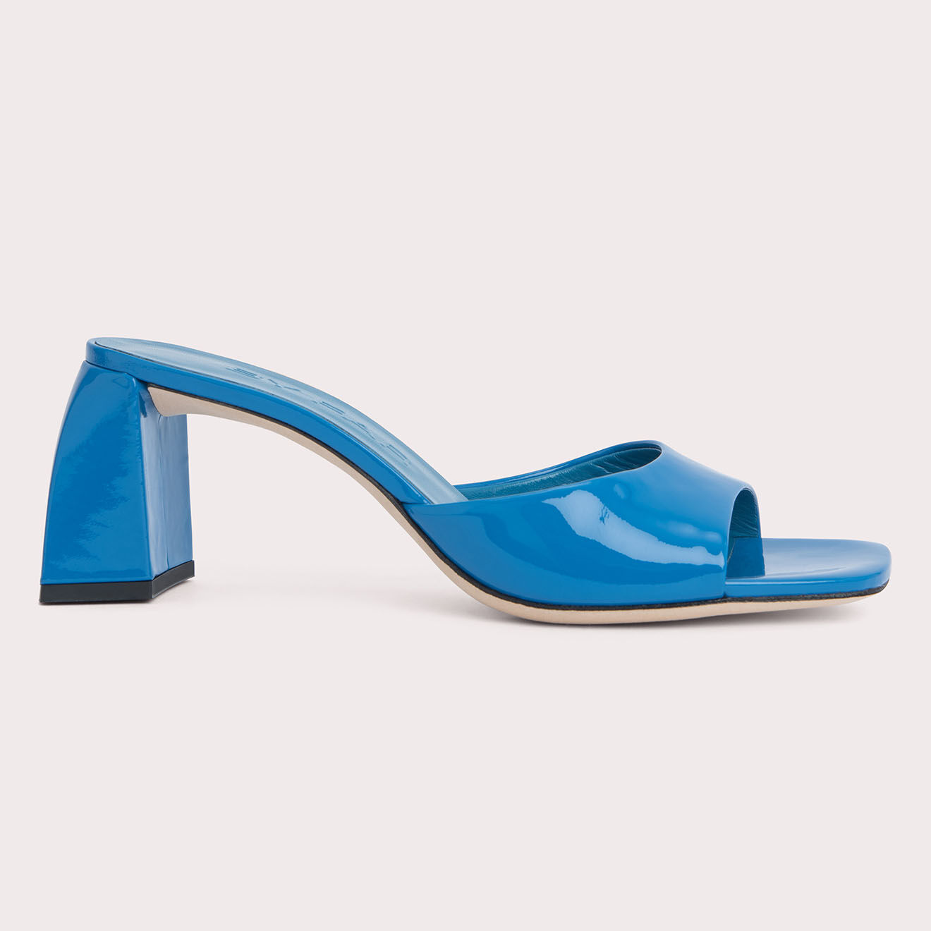 By Far Mules en Cuir verni Romy bleues - Talon 7 cm