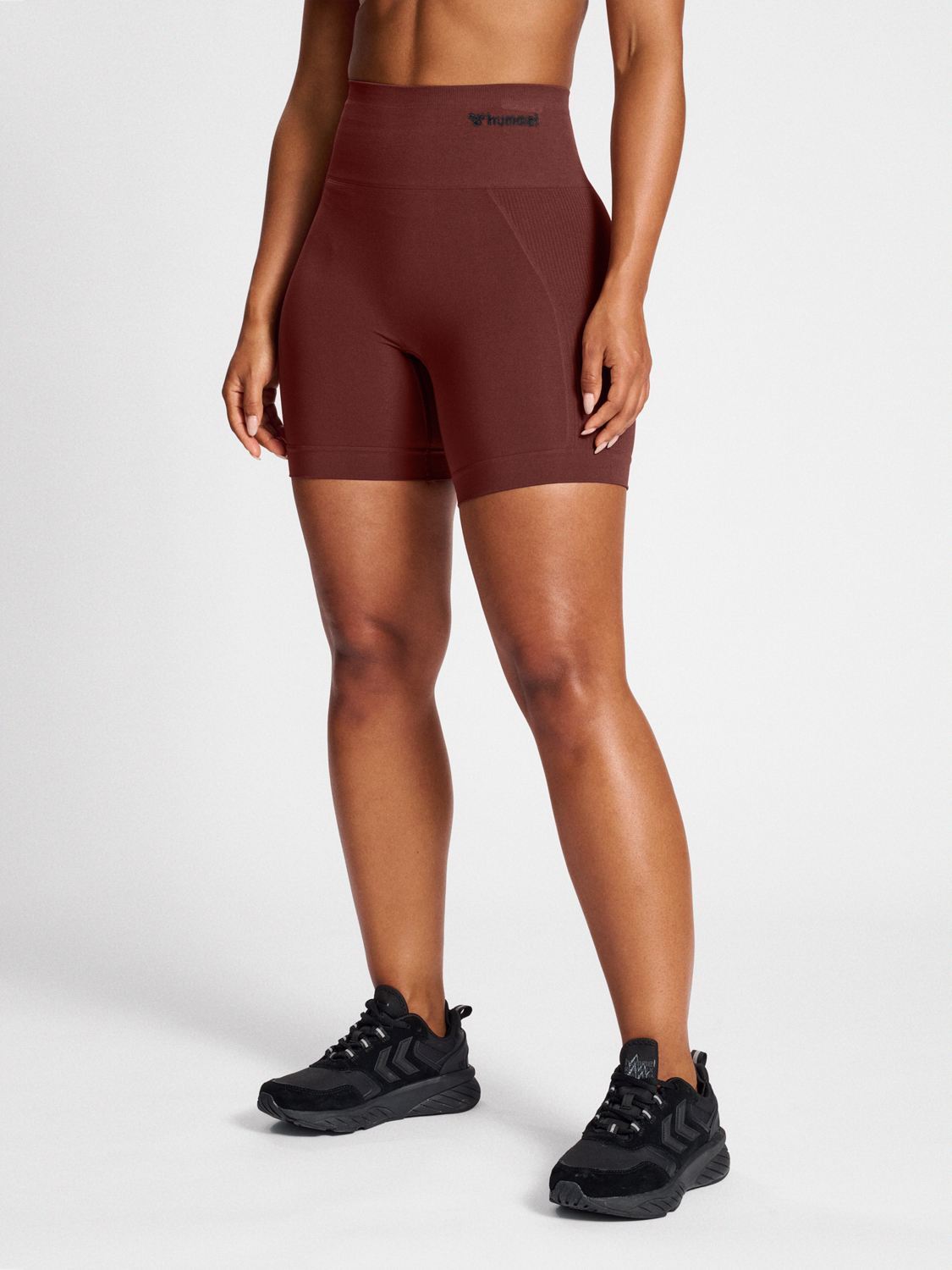 hmlTIF SEAMLESS SHORTS