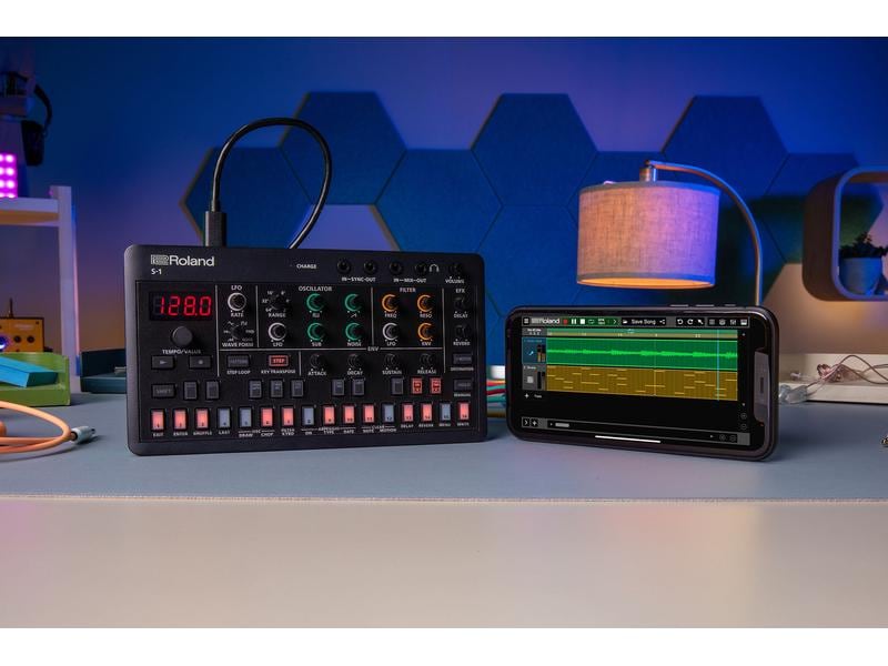Roland Synthesizer AIRA S-1 Tweak-Synthesizer mit neuer Klangwelt