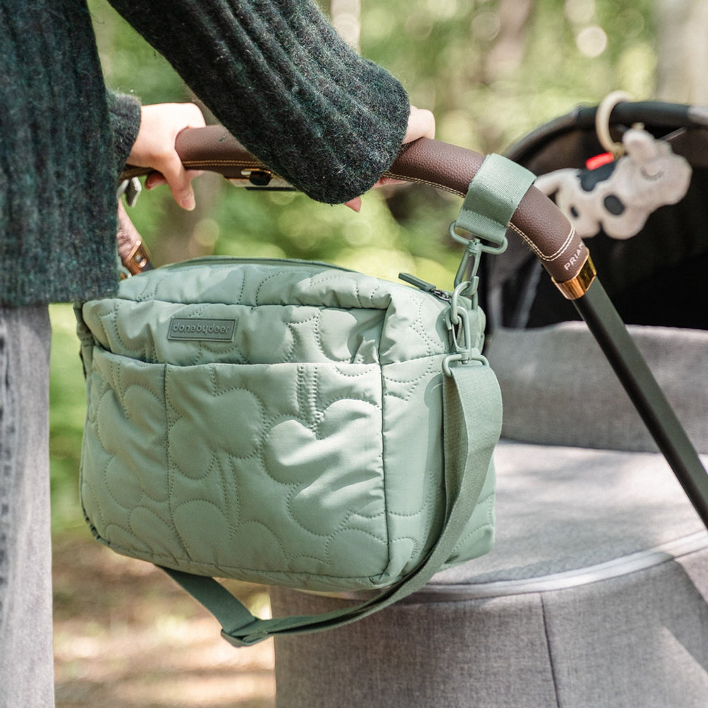 Køb DonebyDeer Green Quiltet Barnevognstaske