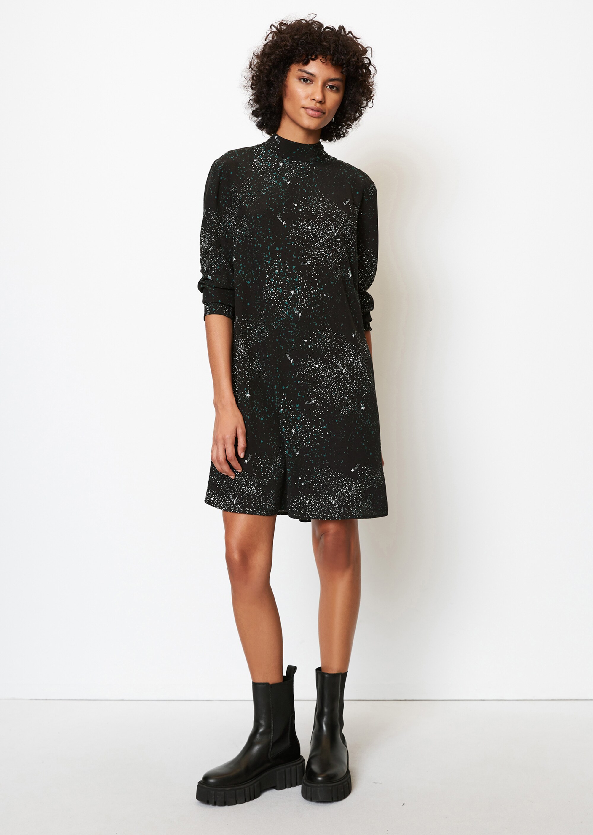 Kurzes A-Linien-Kleid AOP aus ECOVERO™ LENZING™
