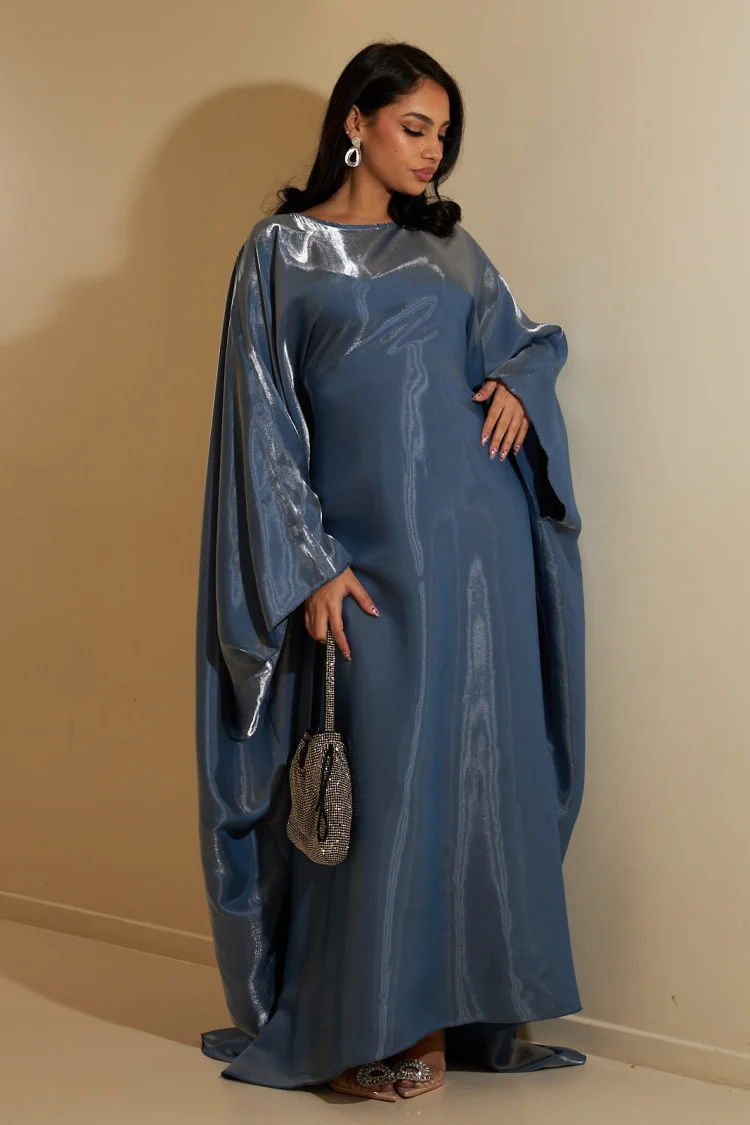 Abaya bleu nuit à manches chauves-souris satinée