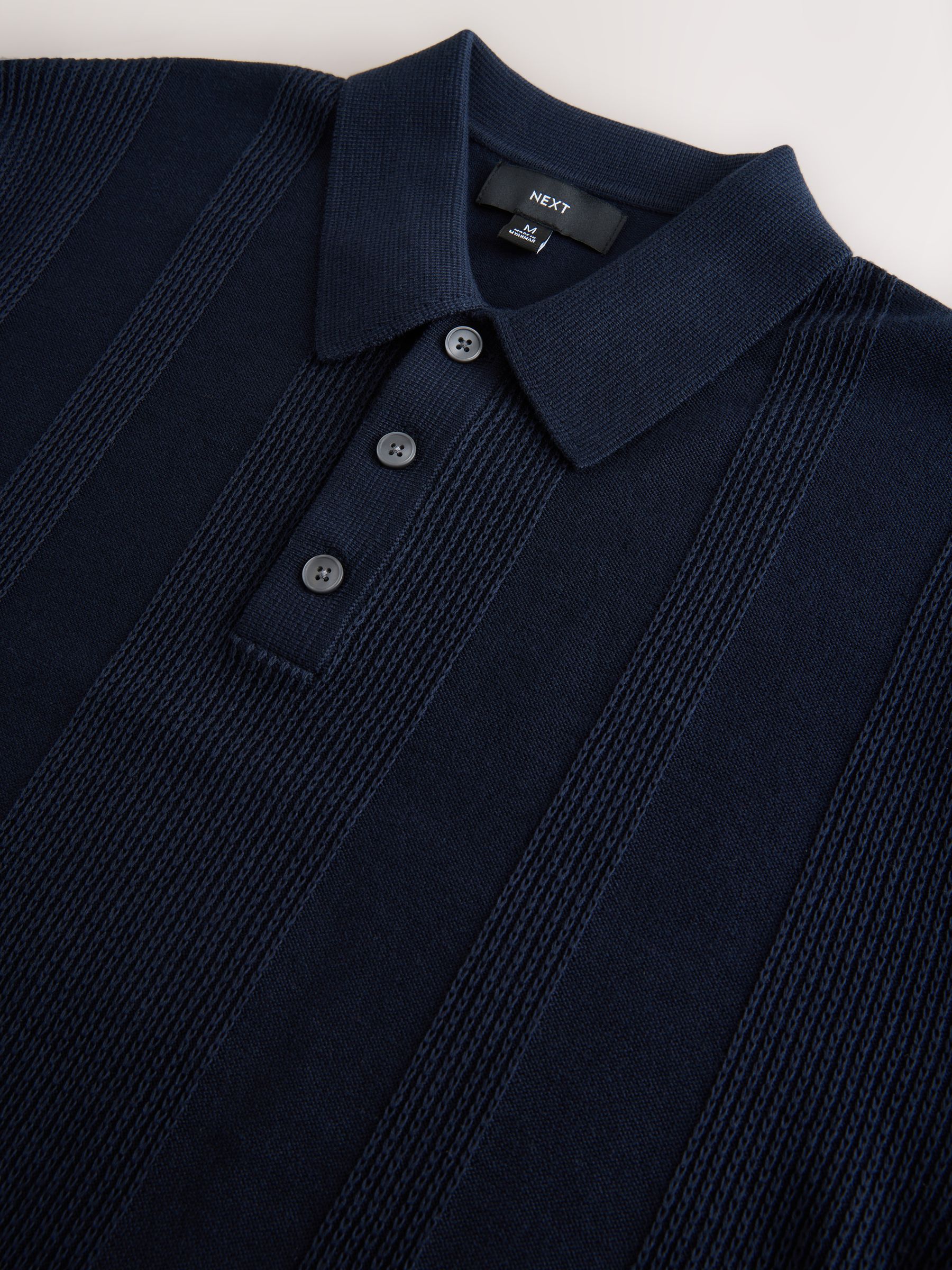 Marineblauw/naturel - Regular fit poloshirt met hoog katoengehalte, korte mouwen en gestructureerd breisel 2 stuks