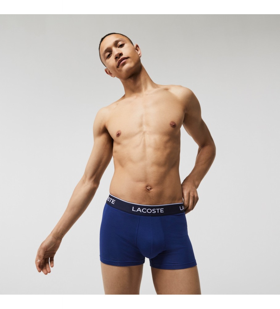 Conjunto de 3 cuecas boxer Lacoste Court nas cores azul marinho e vermelho.