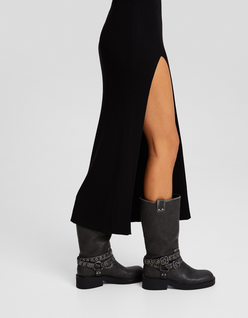 Vestido midi de malha sem mangas com gola alta