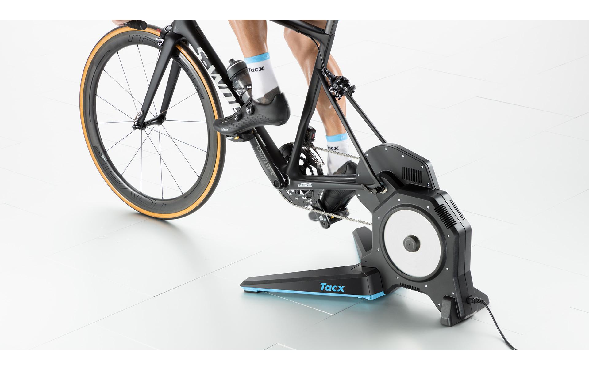 Rollentrainer Flux 2 Smart Elektrisch 2000 W<br>FLUX 2 Smart Indoor Trainer für Anspruchsvolle