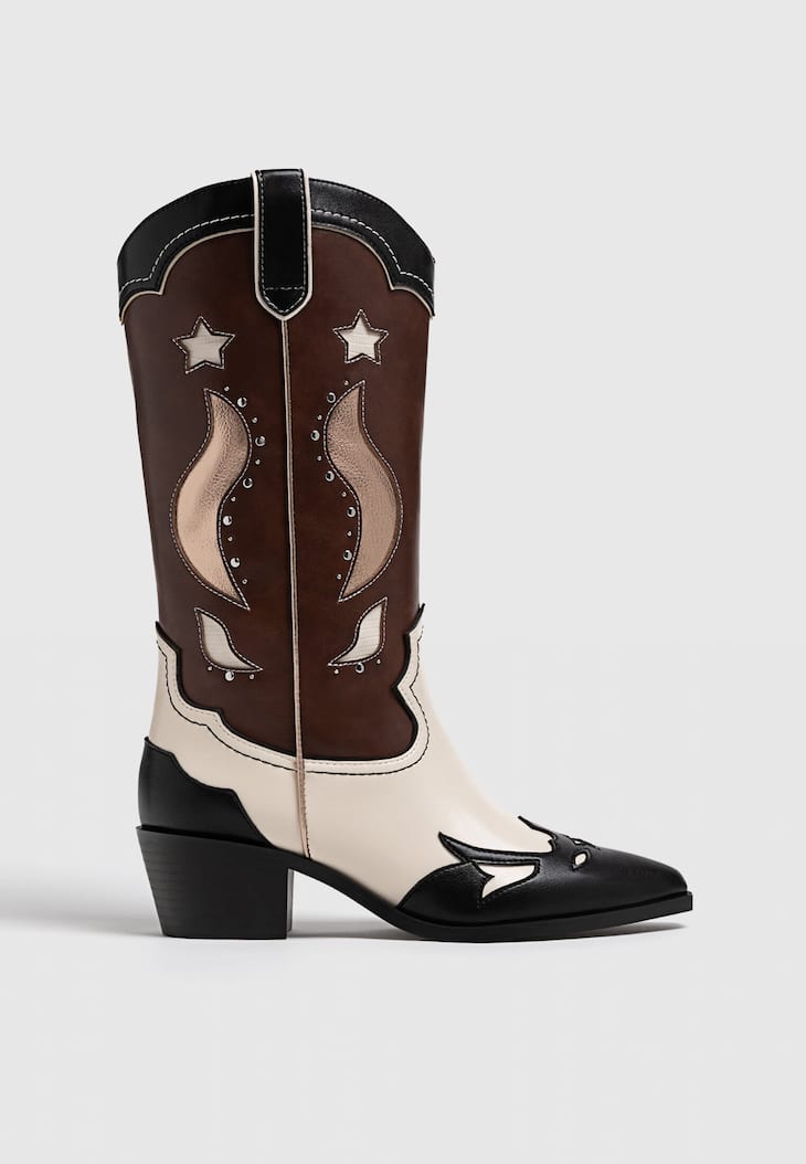 Botas de cowboy com salto e detalhes ornamentados