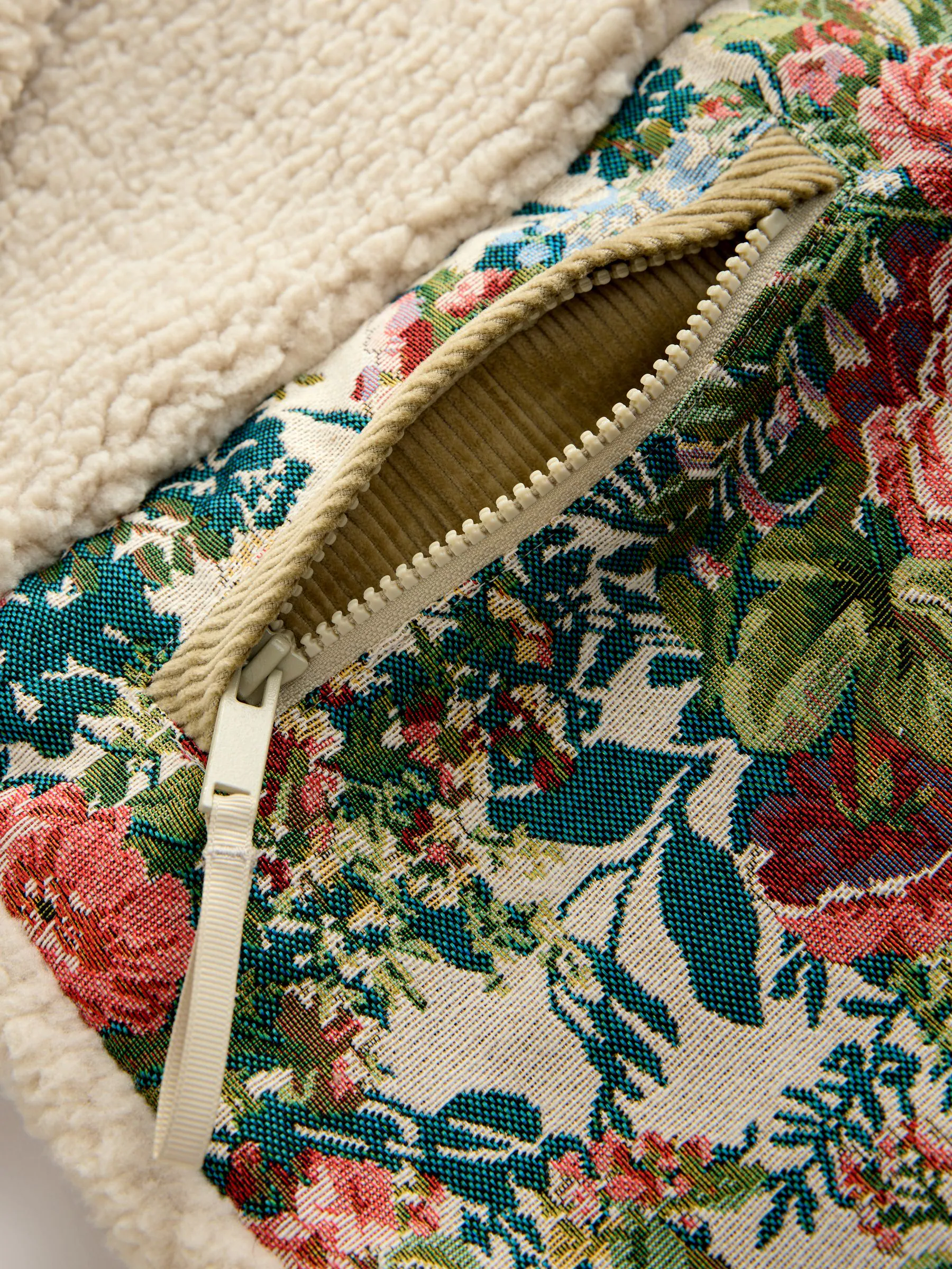 Ecru/roze met bloemenprint - Behaaglijke teddy Borg mixgeweven fleece Jack met Knoopsluiting