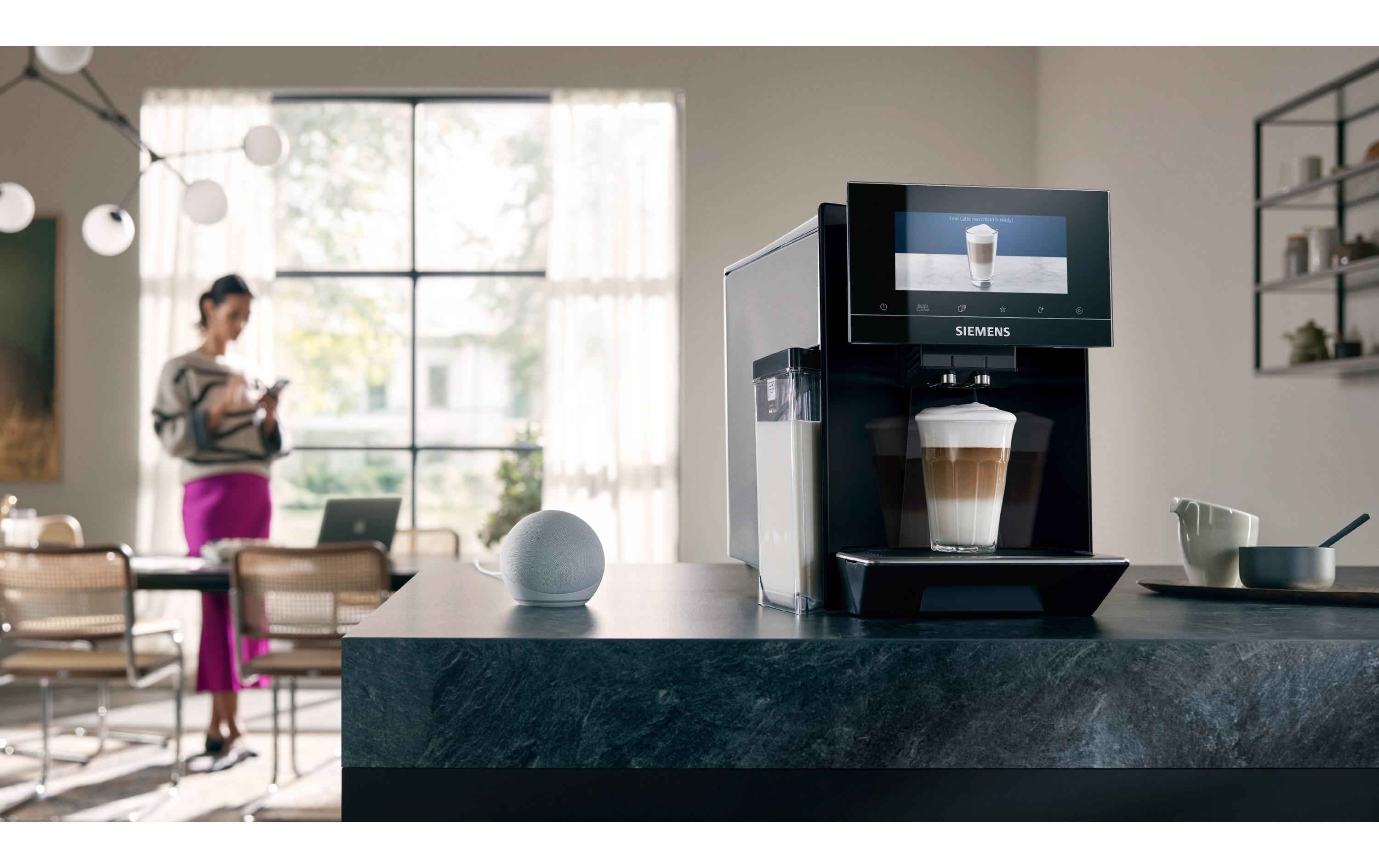 Kaffeevollautomat EQ900 TQ903D09 Schwarz<br>Vollautomatische Kaffeemaschine mit iAroma-System