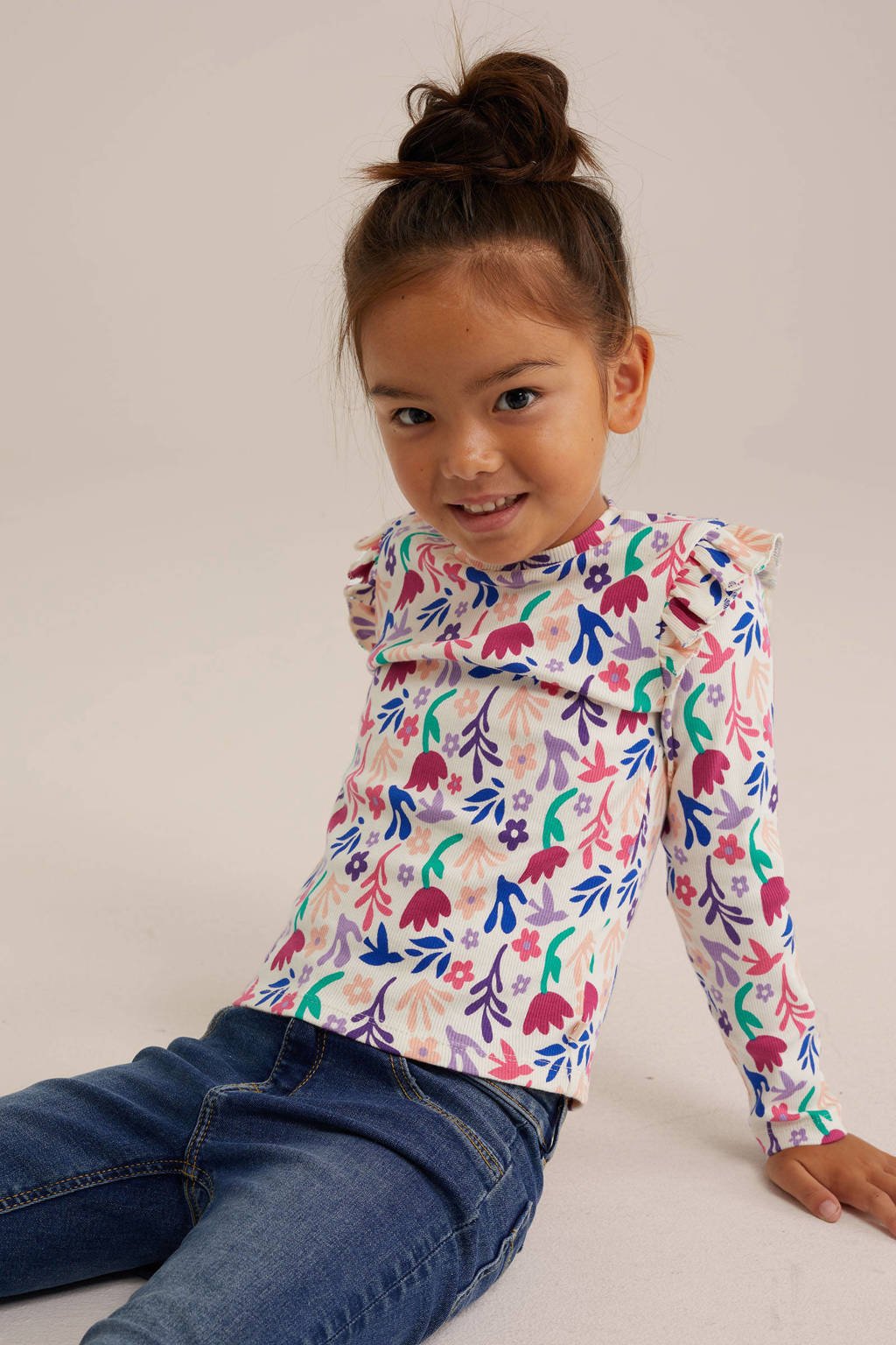 WE Fashion gebloemde longsleeve beige/multicolor