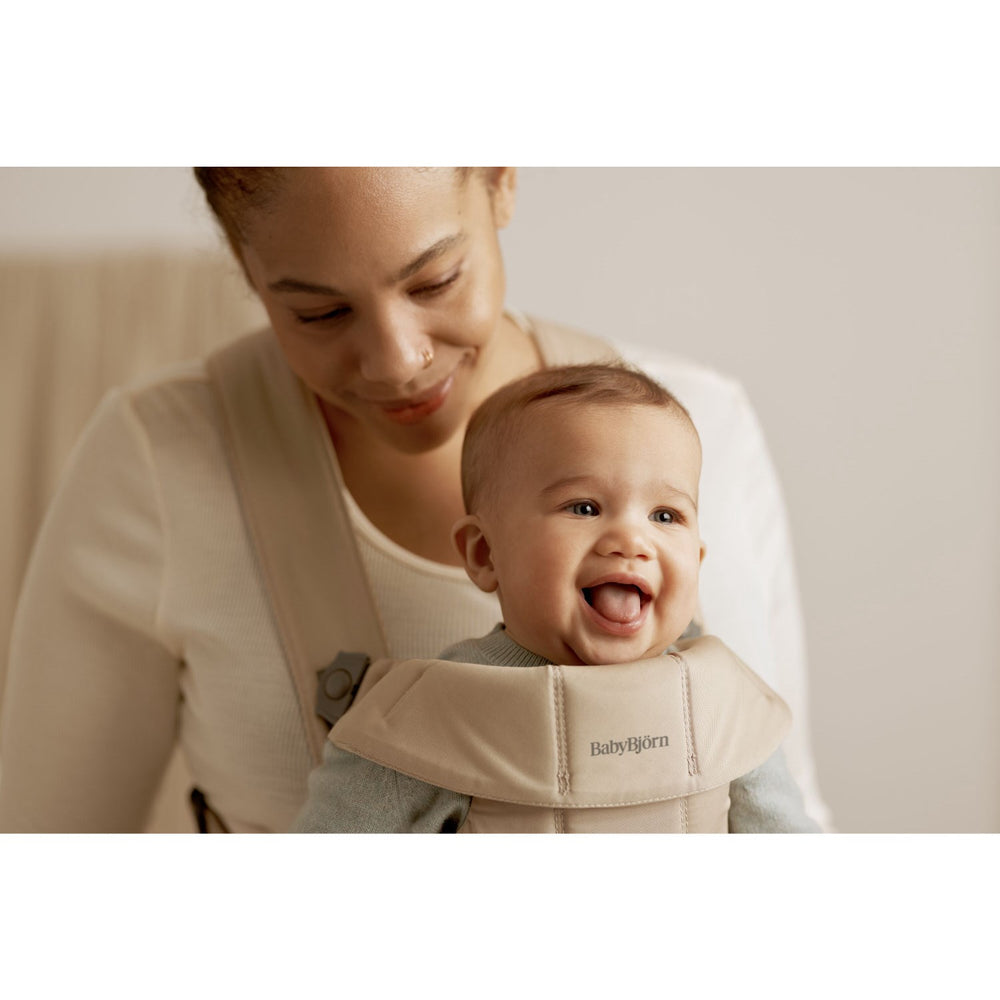 Køb BabyBjörn Beige Bæresele Mini | Luksusbaby
