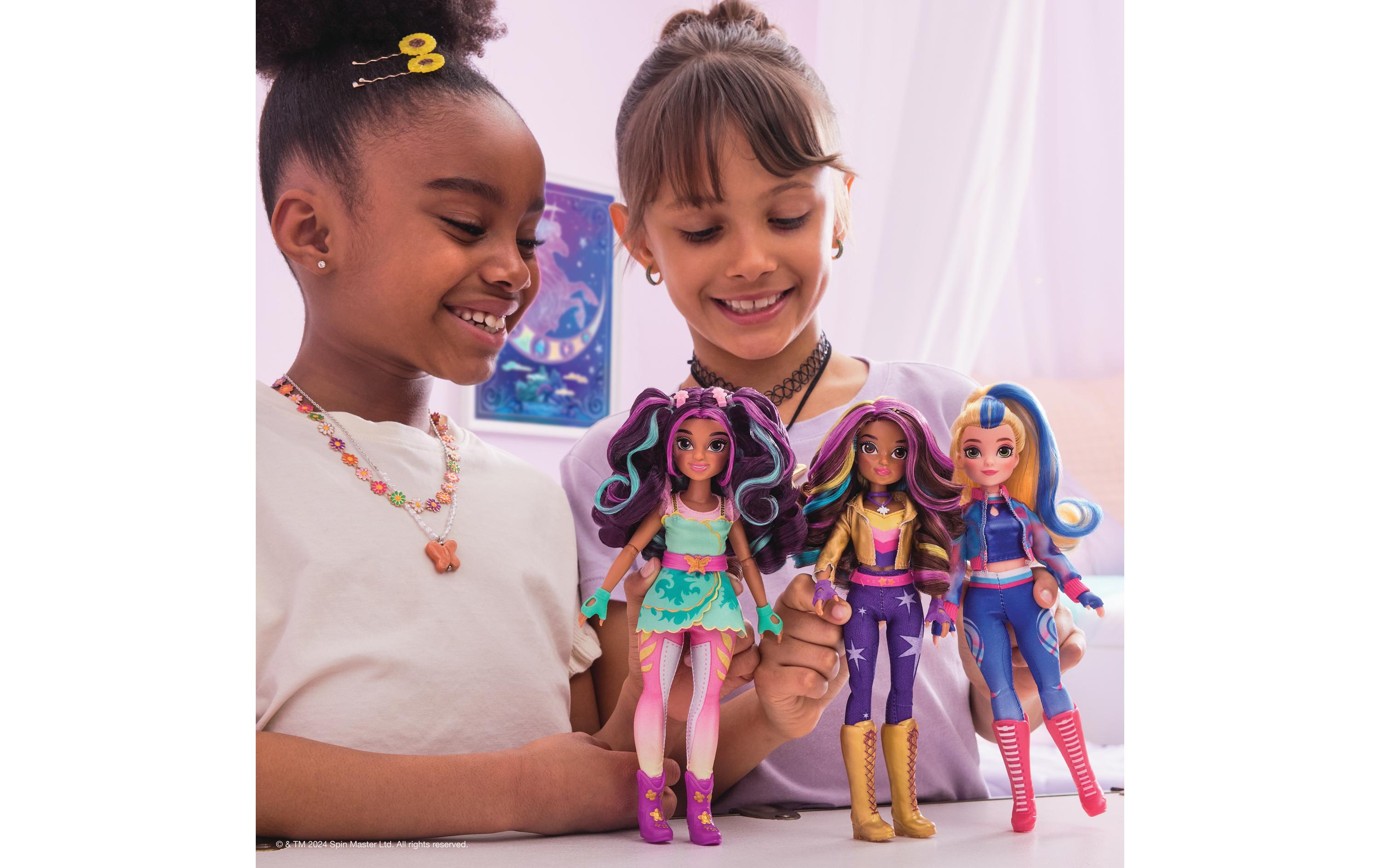 Unicorn Academy Fashion Doll IsabelVollbewegliche Ankleidepuppe Isabel im Originaloutfit