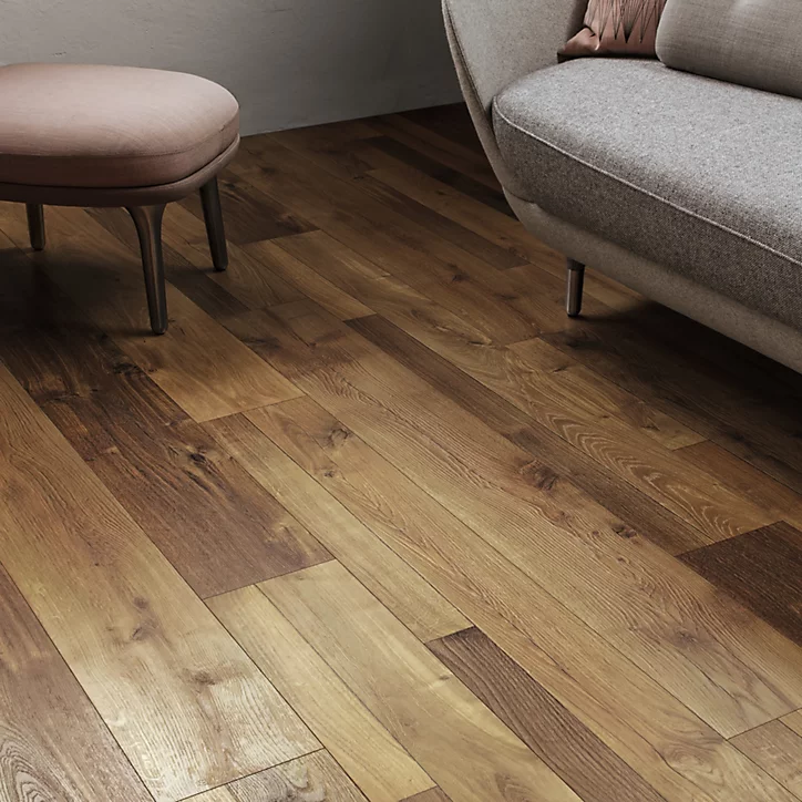 Sol stratifié Bexhill chêne brun L. 138,3 cm x l.19,3 x Ep.8 mm GoodHome