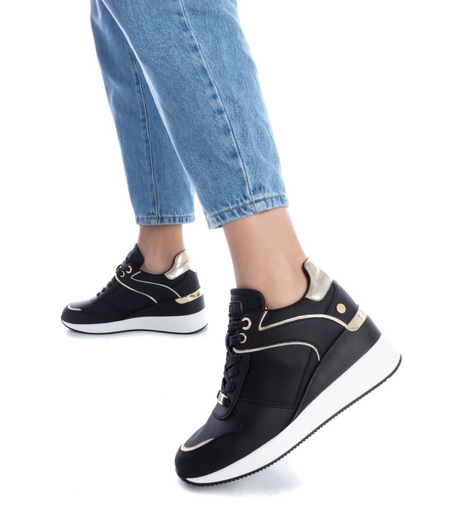 Tênis Xti 141651 Preto - Salto Anabela de 6cm -