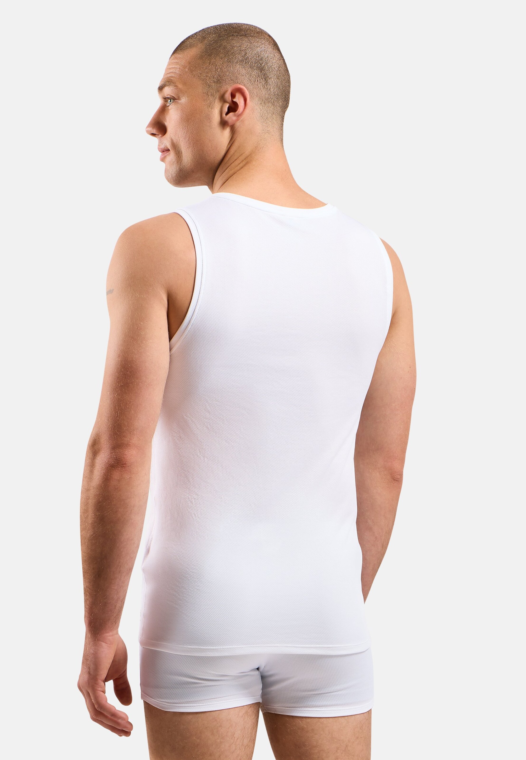 Active F-Dry Light Base Layer Singlet in white