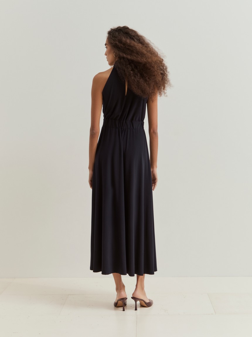 Vestido midi fluido decote halter