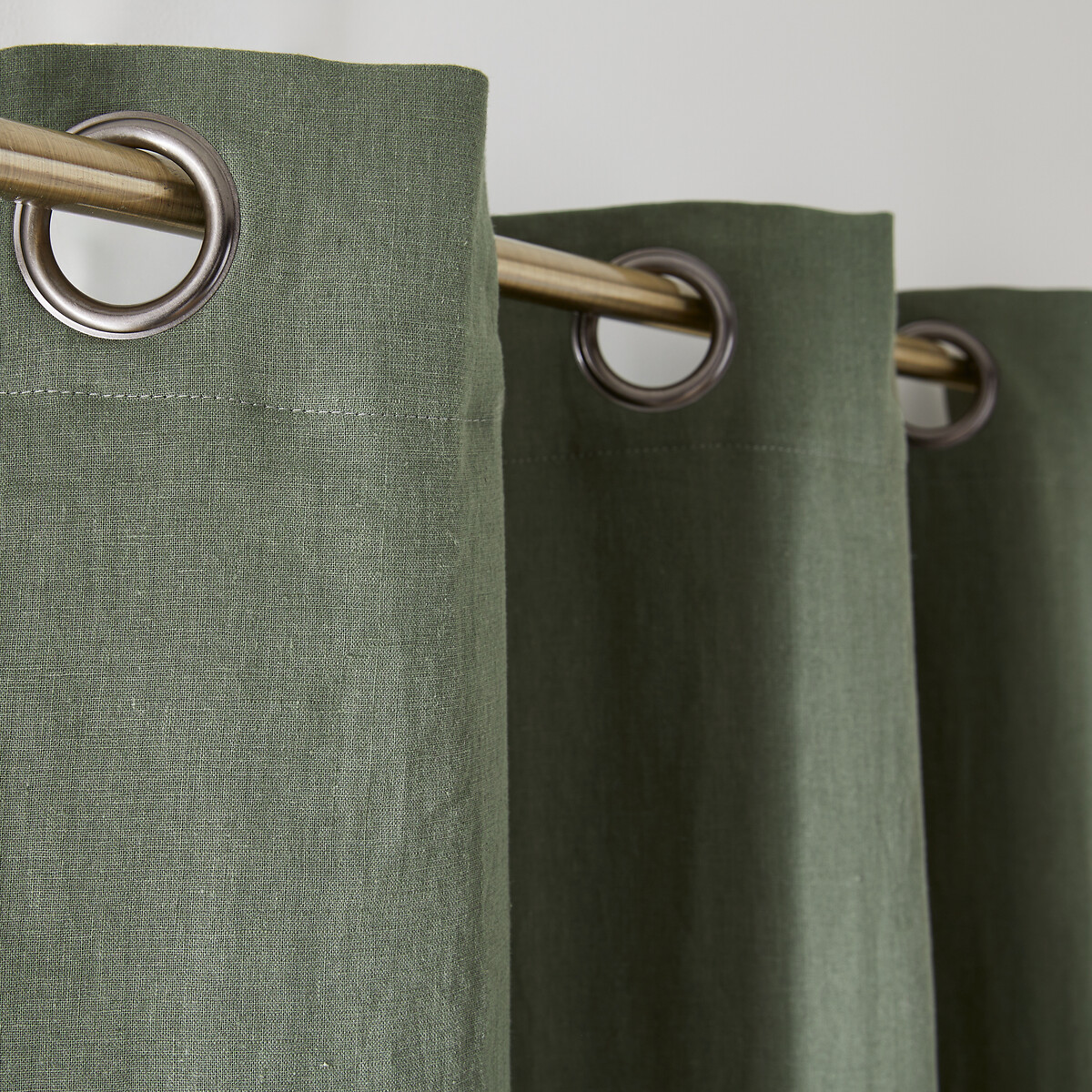LA REDOUTE INTERIEURS<br>Cortina blackout em linho lavado com ilhós Onega