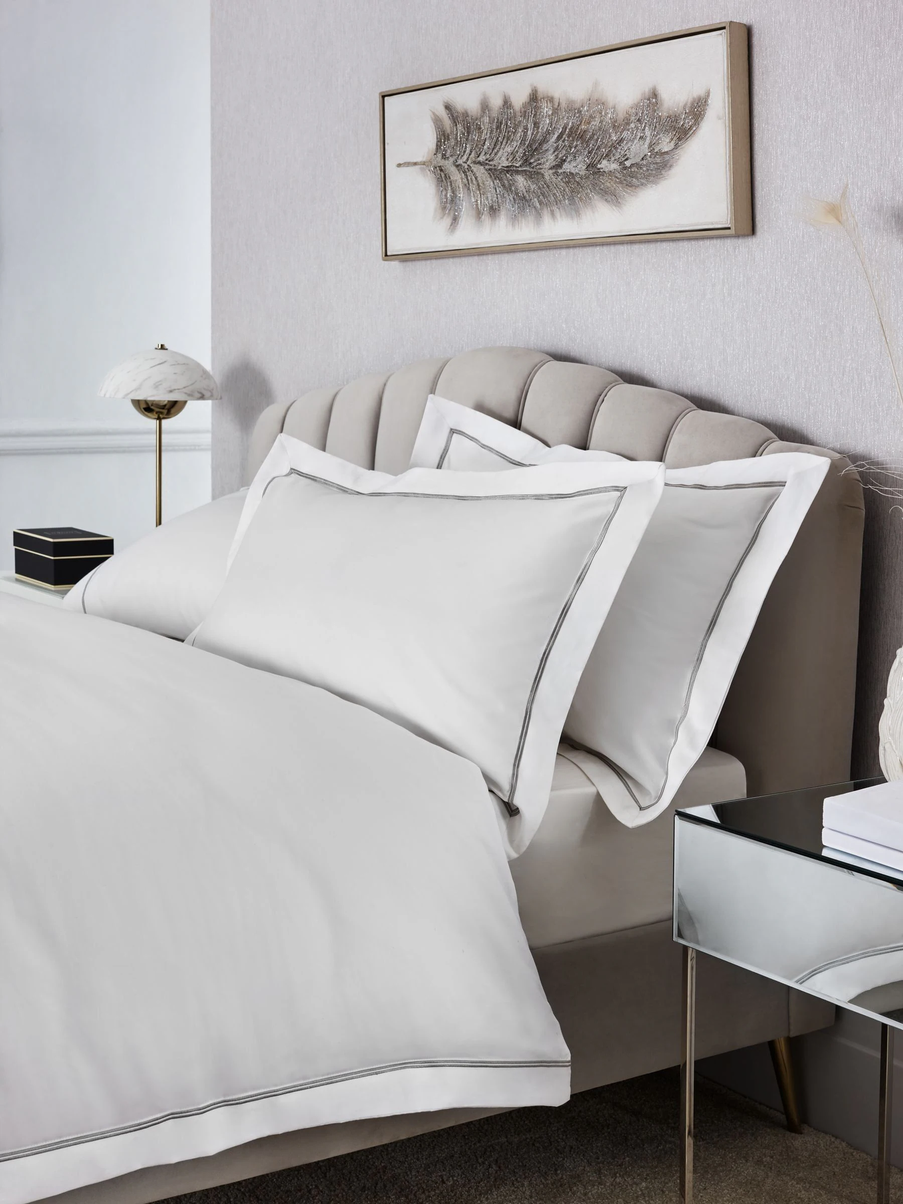 Set van 2 Collection Luxueuse 600-draads geborduurde rand 100% katoenen kussenslopen