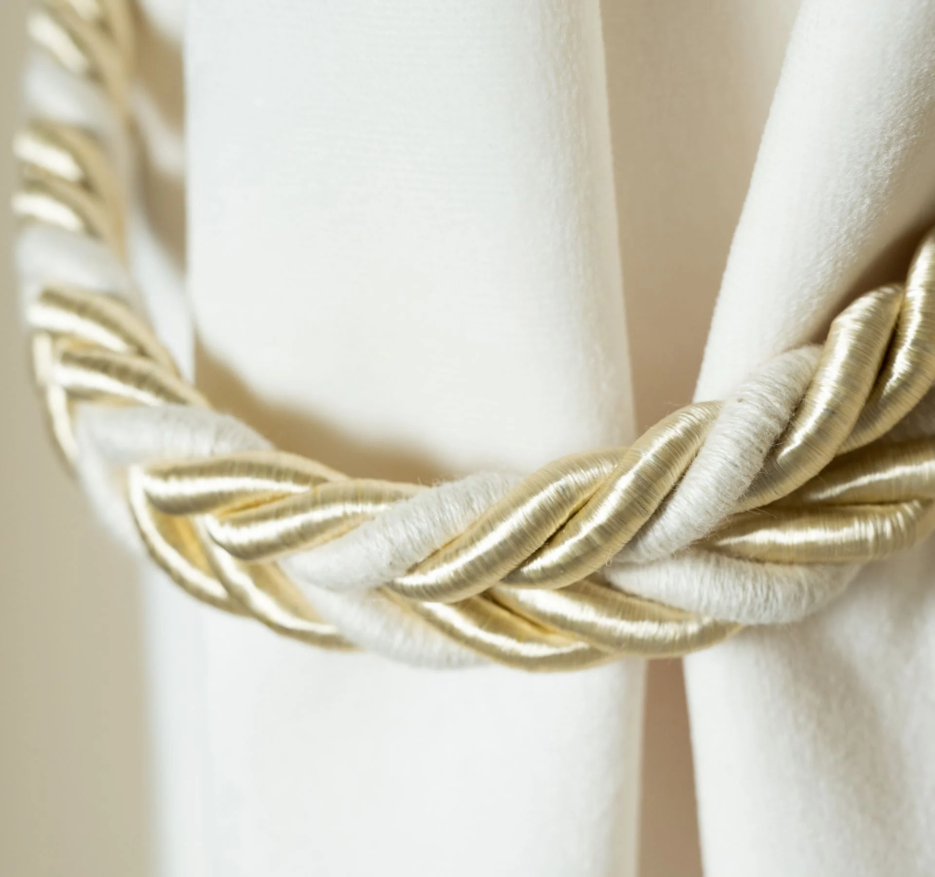 Gardinsnor beige - 65 cm