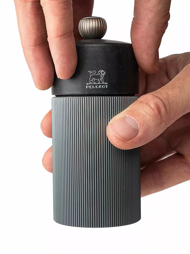 PEUGEOT Manuelle Salzmühle Line 12cm Carbon/Holz grau