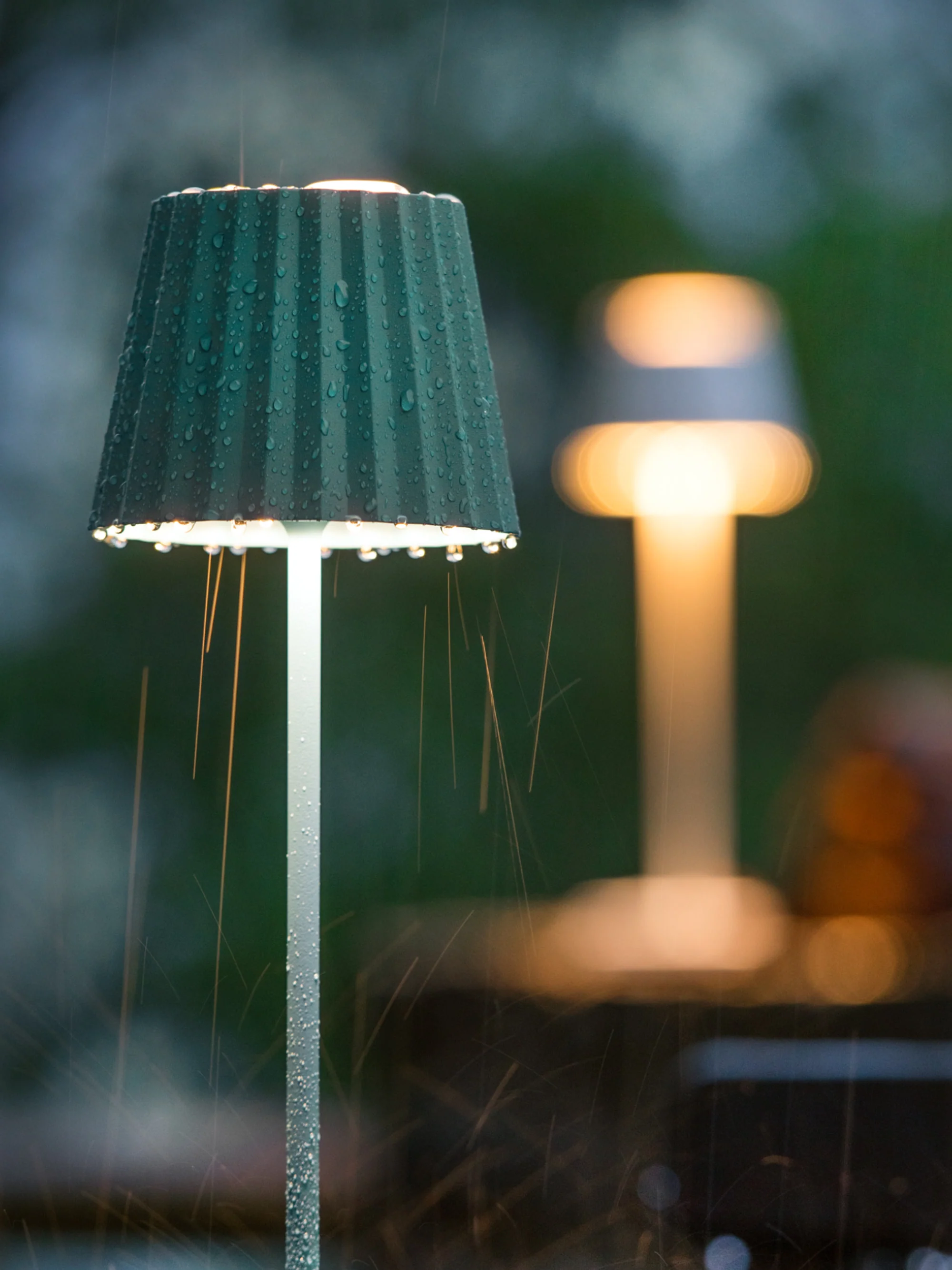 Draagbare outdoor LED-tafellamp Troll RC, dimbaar