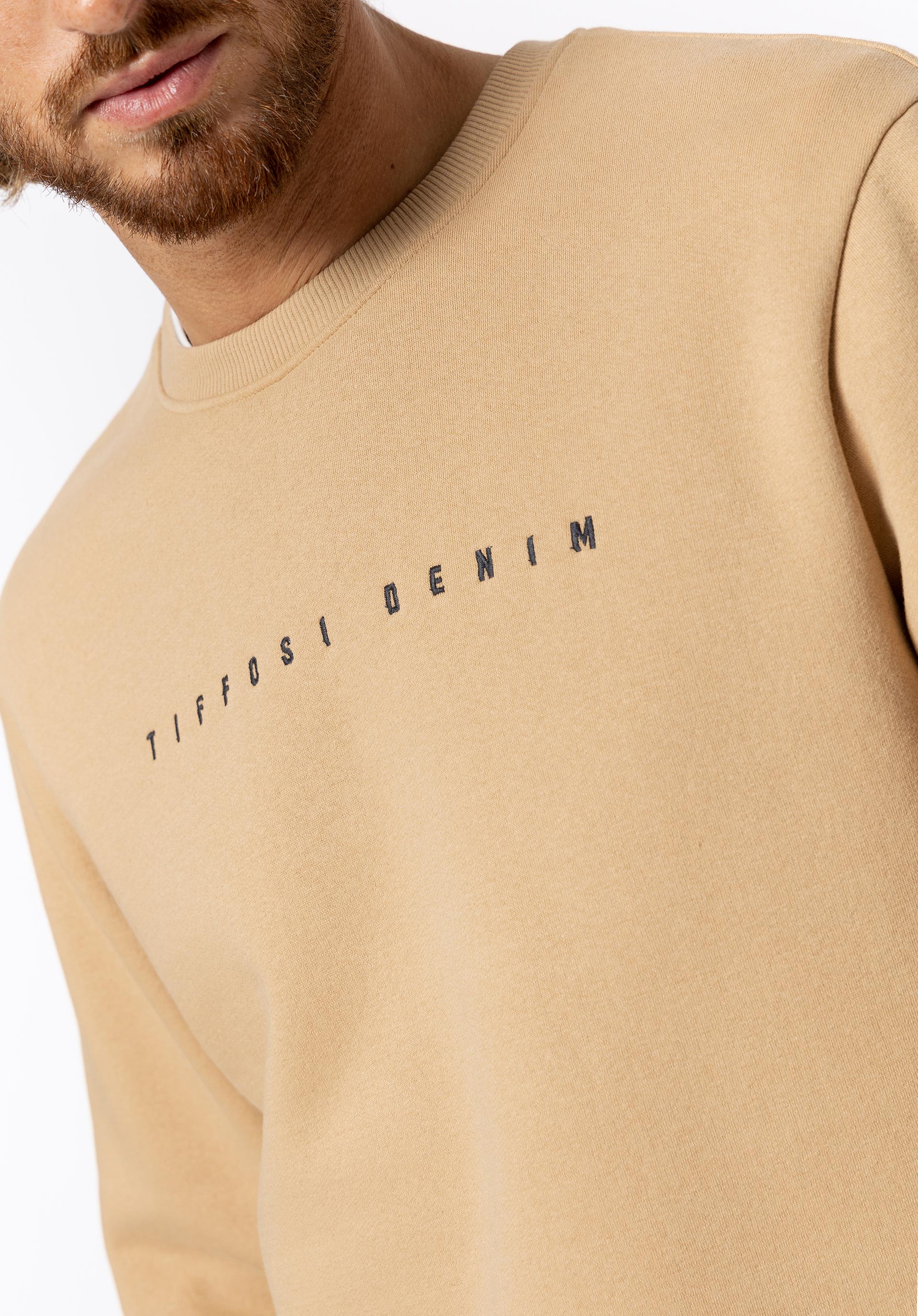 Sweatshirt com Texto Bordado
