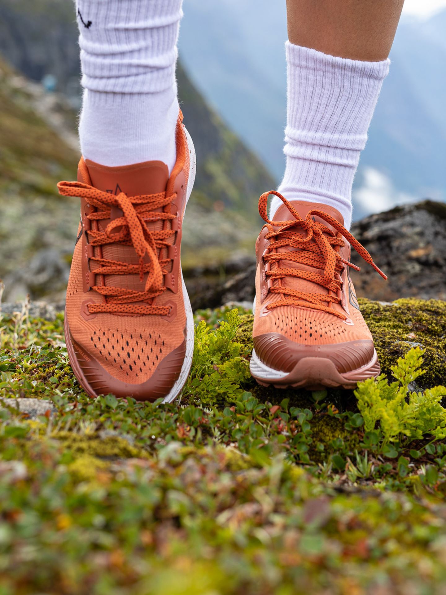 1222 Free-Air Sneaker