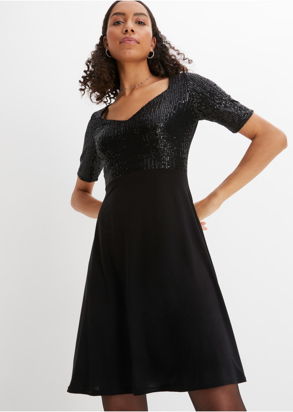 Robe avec empiècement sequins