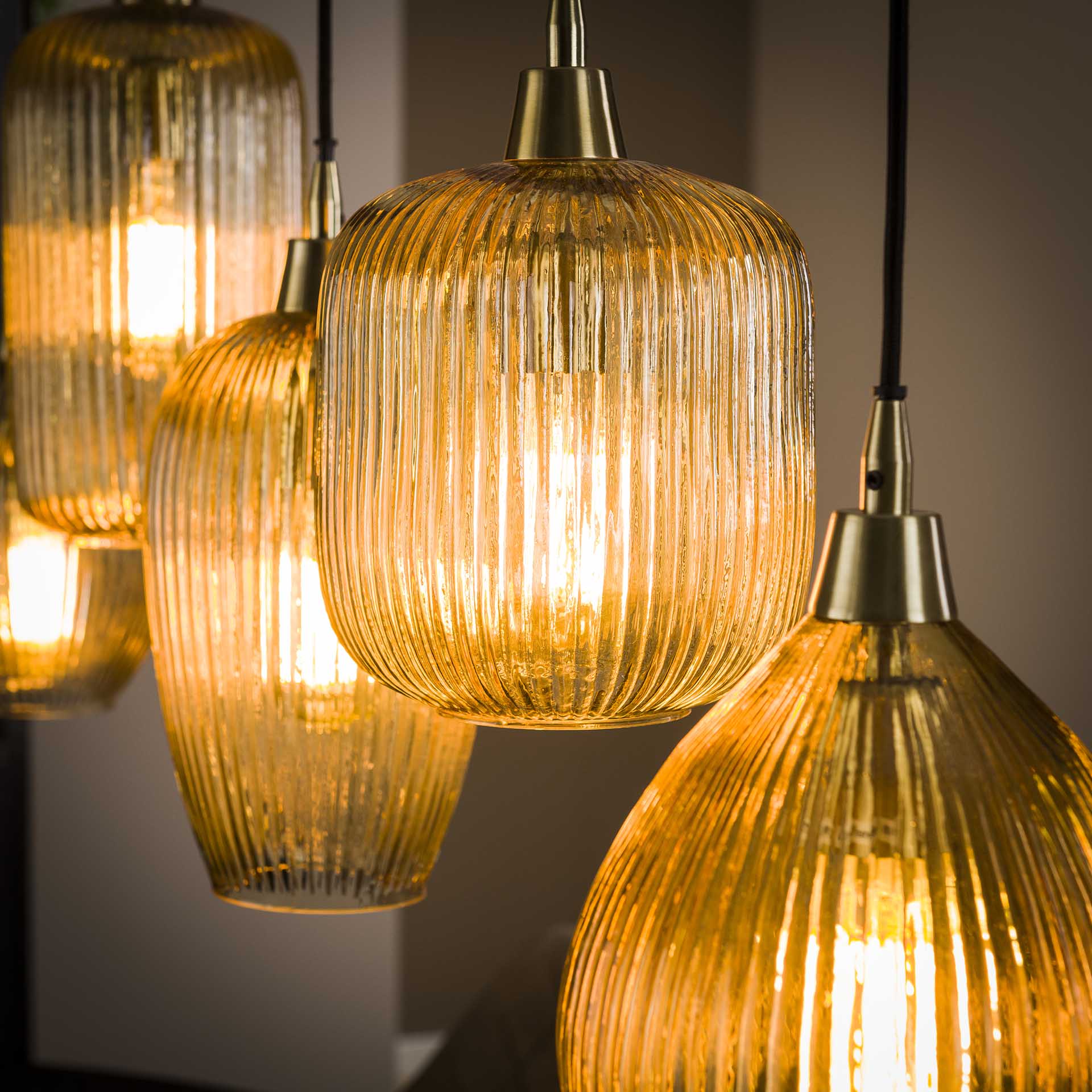 by fonQ  Gus Hanglamp - Amber