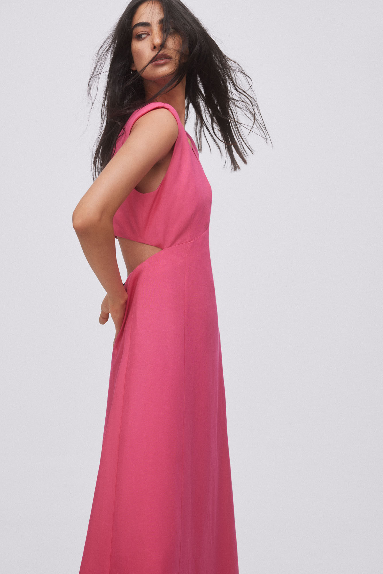 Vestido midi com recortes - Rosa