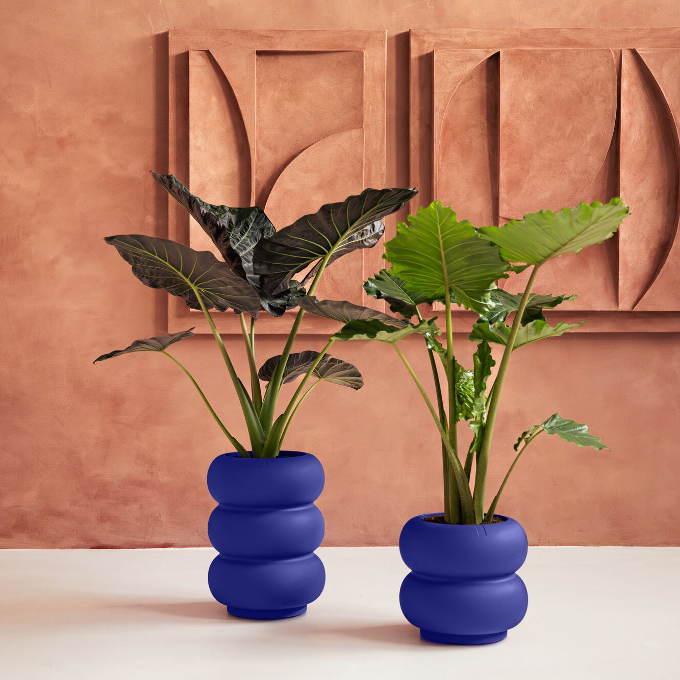 Elho Amber Roll High 43 - Royal blue - Ã 43 x H 58 cm - Binnen en Buiten - 100% gerecycled kunststof