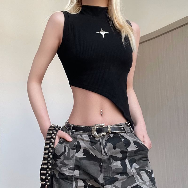 Genrovia - Mouwloze crop top met sterdetail en mock neck