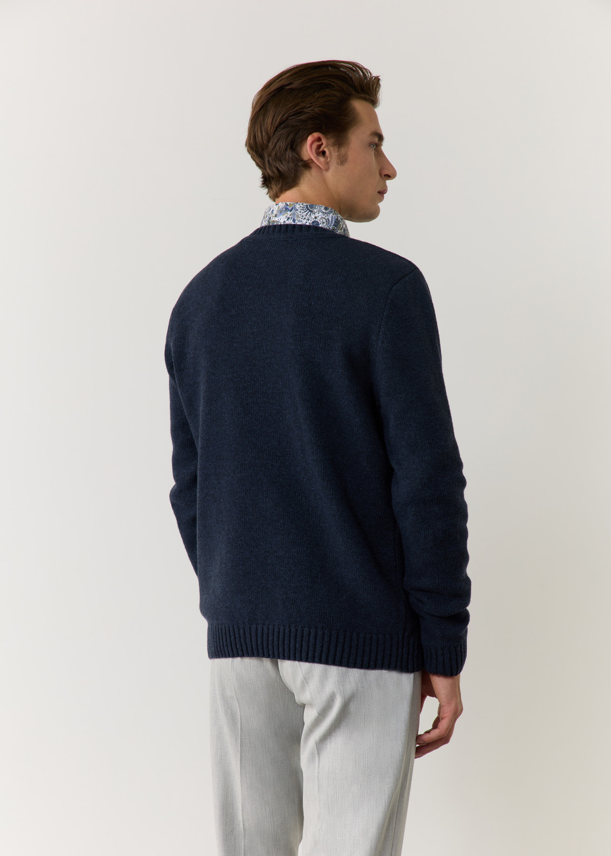 Pull col rond en laine mélangée unie bleu jeans