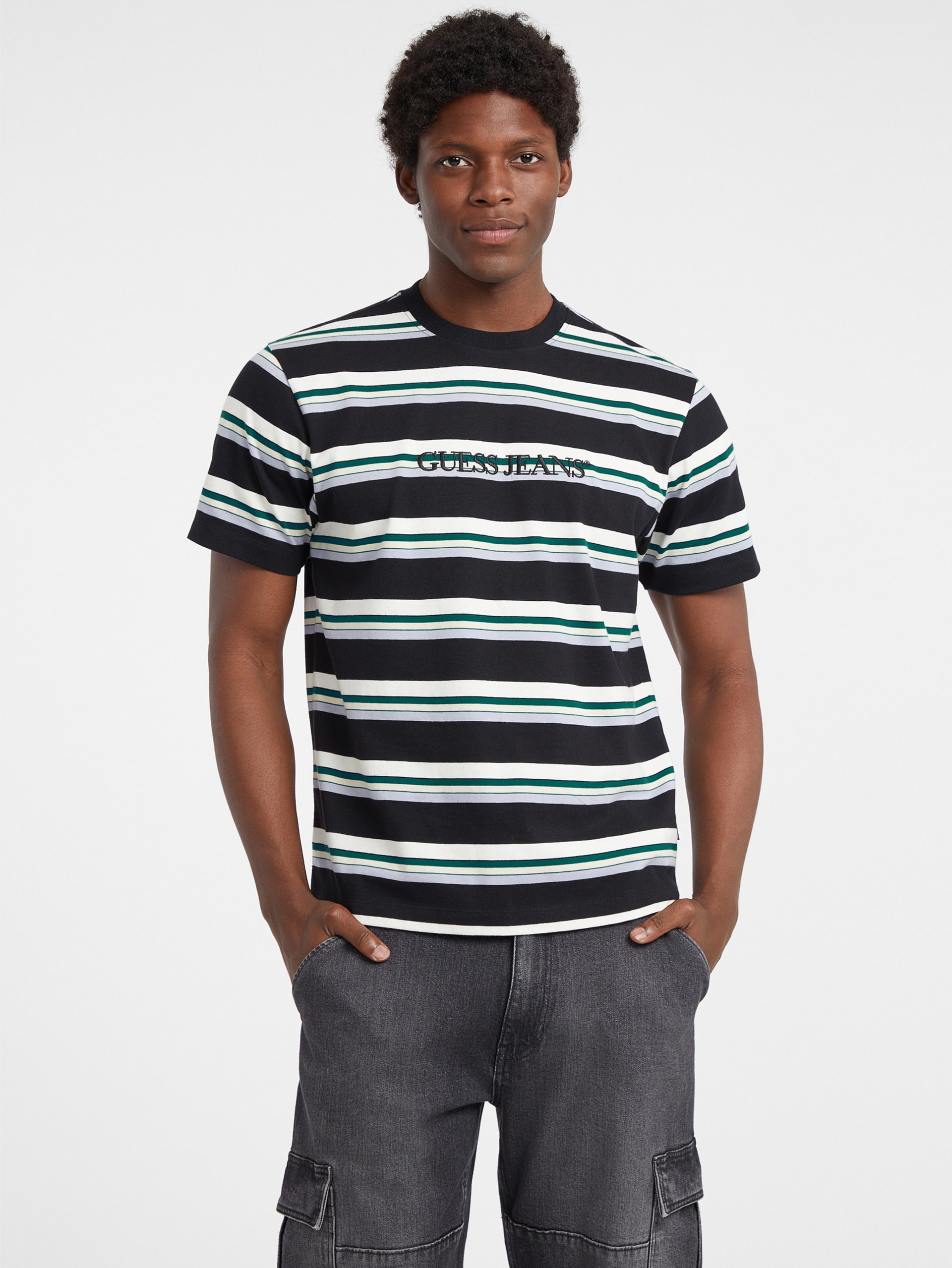 Camiseta regular com listras e logotipo bordado
