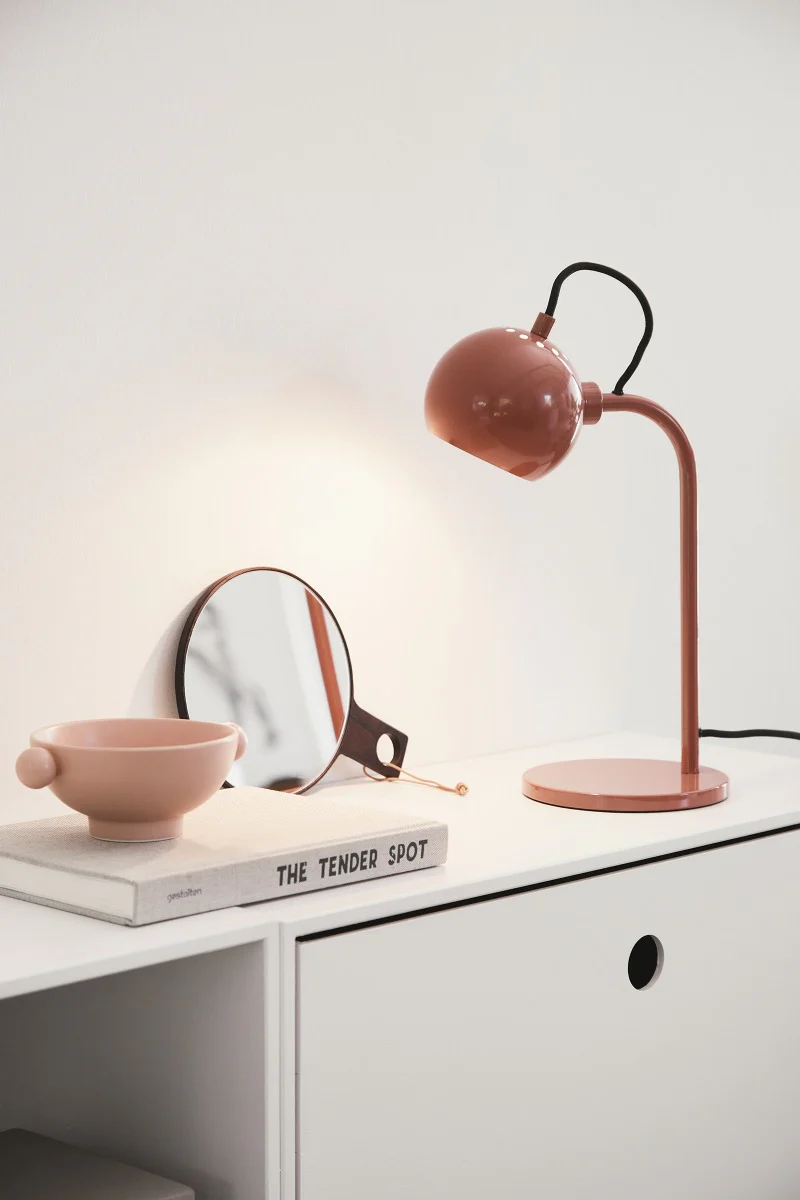 Frandsen  Metal bordlampe - Glossy Red