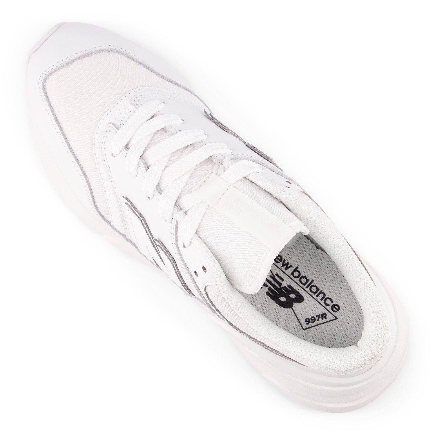 New Balance 977R Trainers