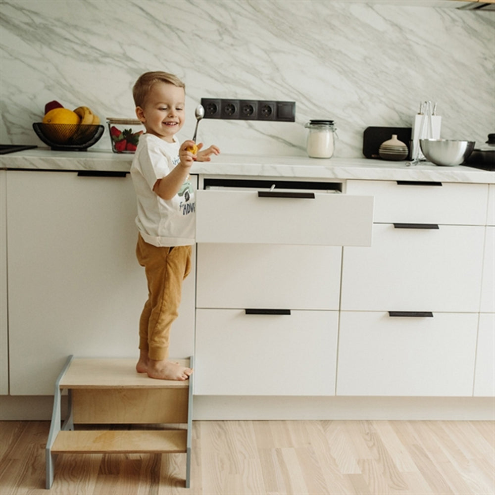 Step Stool Grey - Duck Woodworks → Luksusbaby.dk