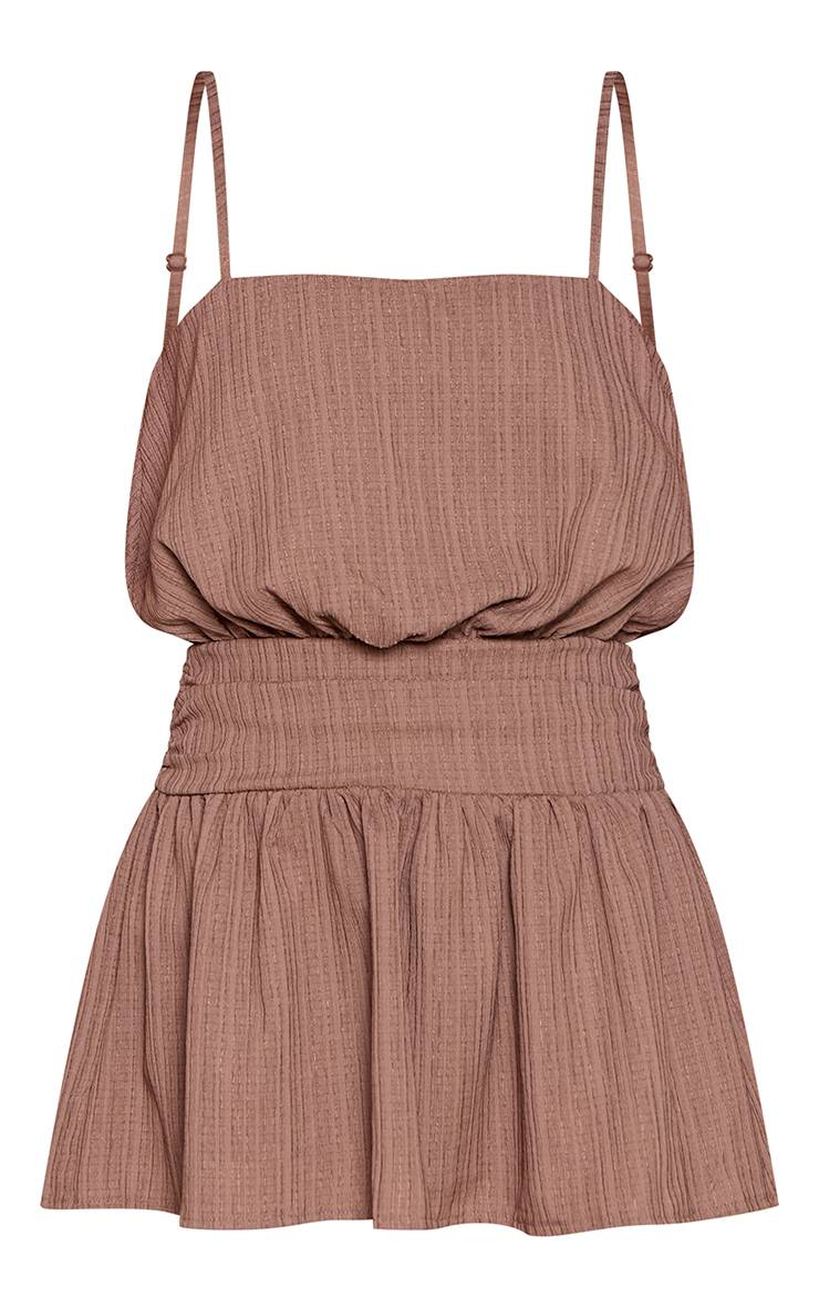 Taupe Robe Courte Droite Texturée À Bretelles Et Encolure Droite