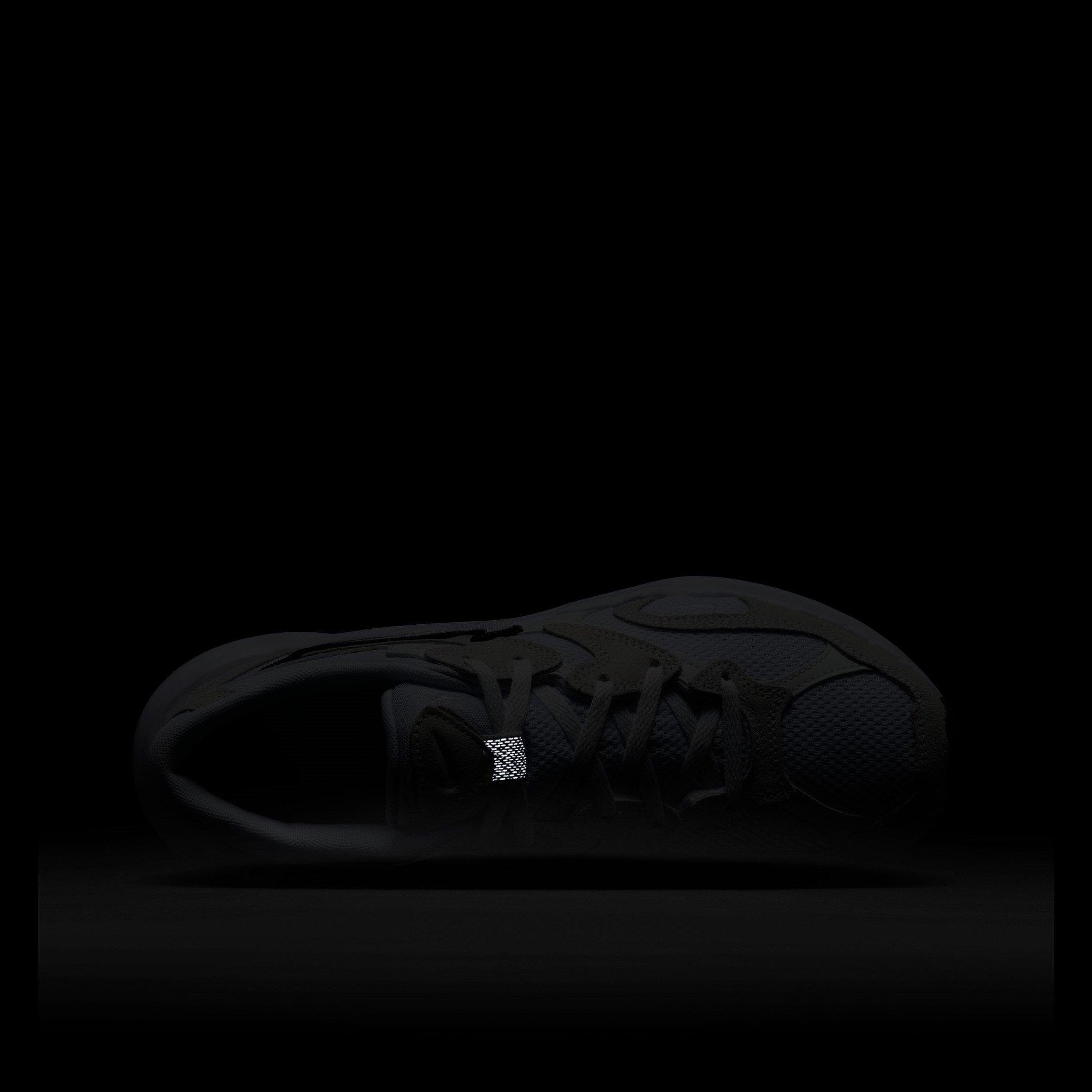 Nike AL8