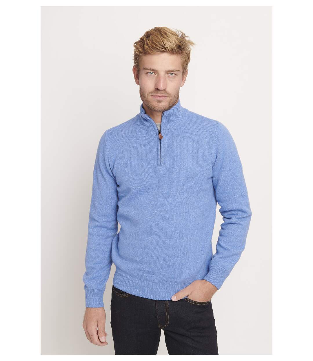 Pull col zippé bien chaud