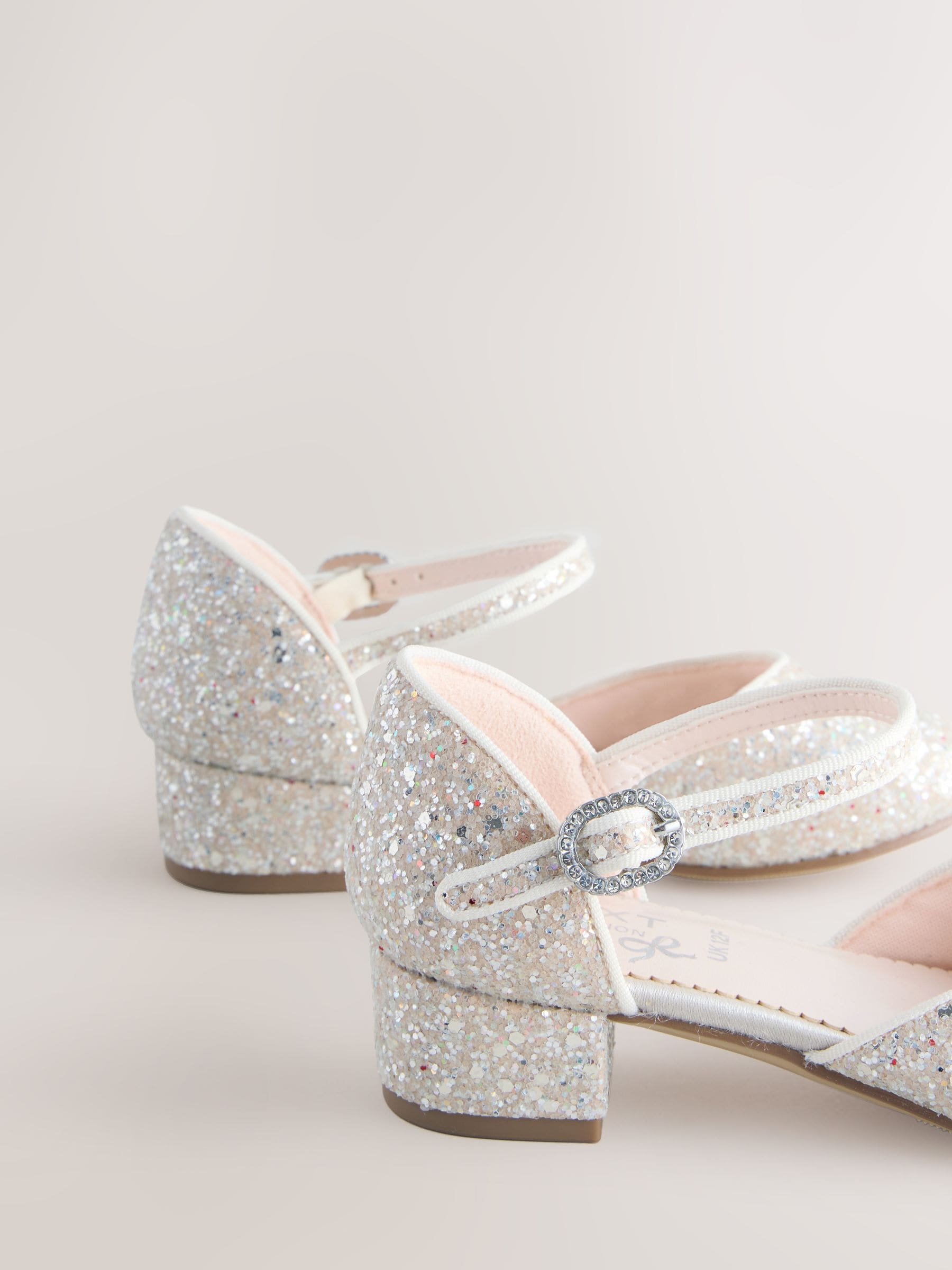 Ivoorkleurig met glitters - Gelegenheidsschoenen met enkelbandje en lage hak