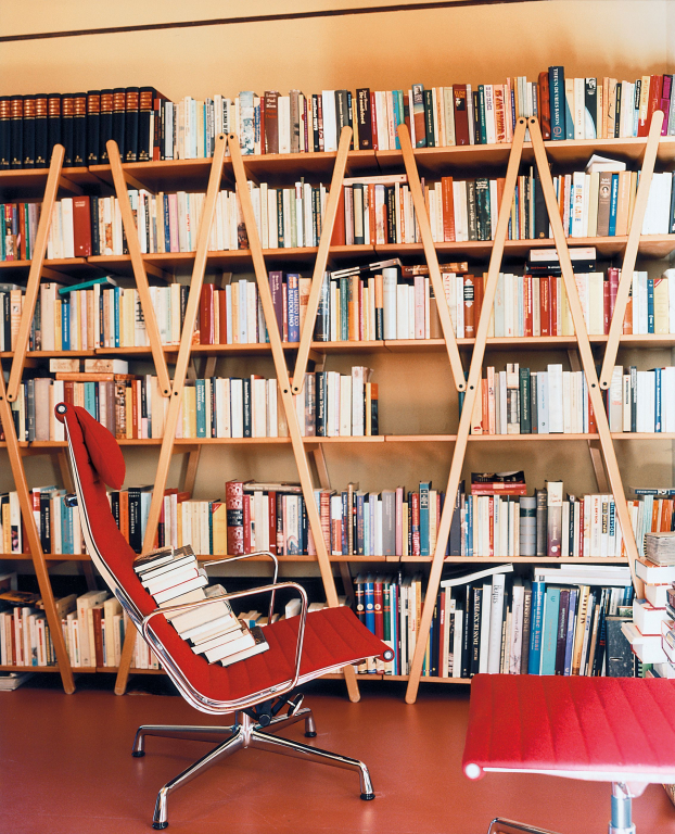 Vitra EA 124 loungestoel Hopsak nero, onderstel verchroomd