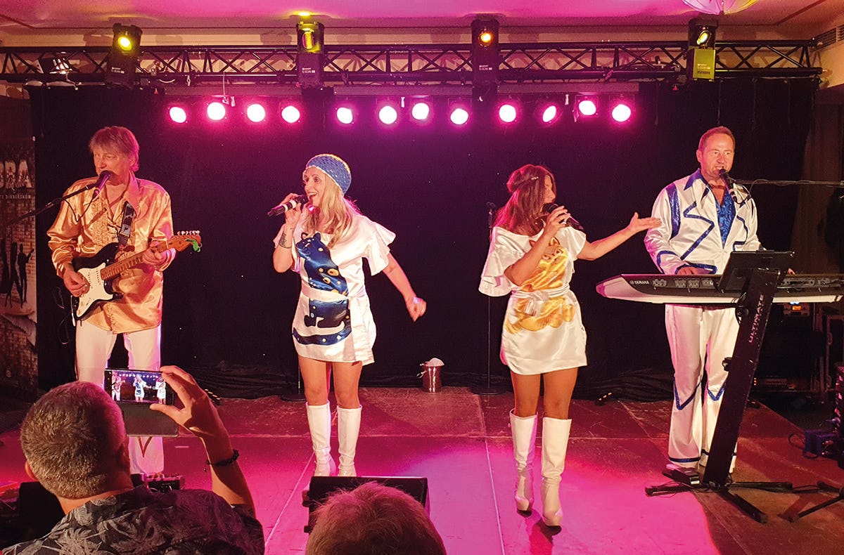 ABBA Royal– The Tribute Dinnershow in Bonn