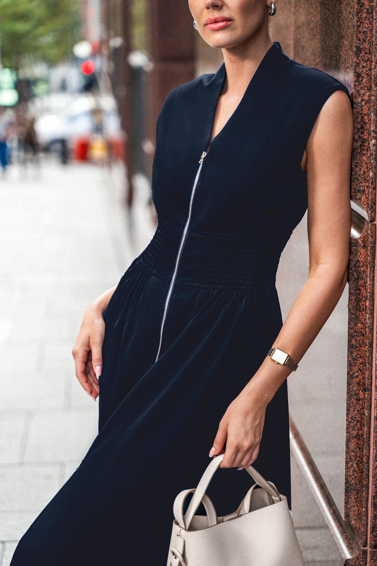 Robe midi sans manches à zip sur le devant noire