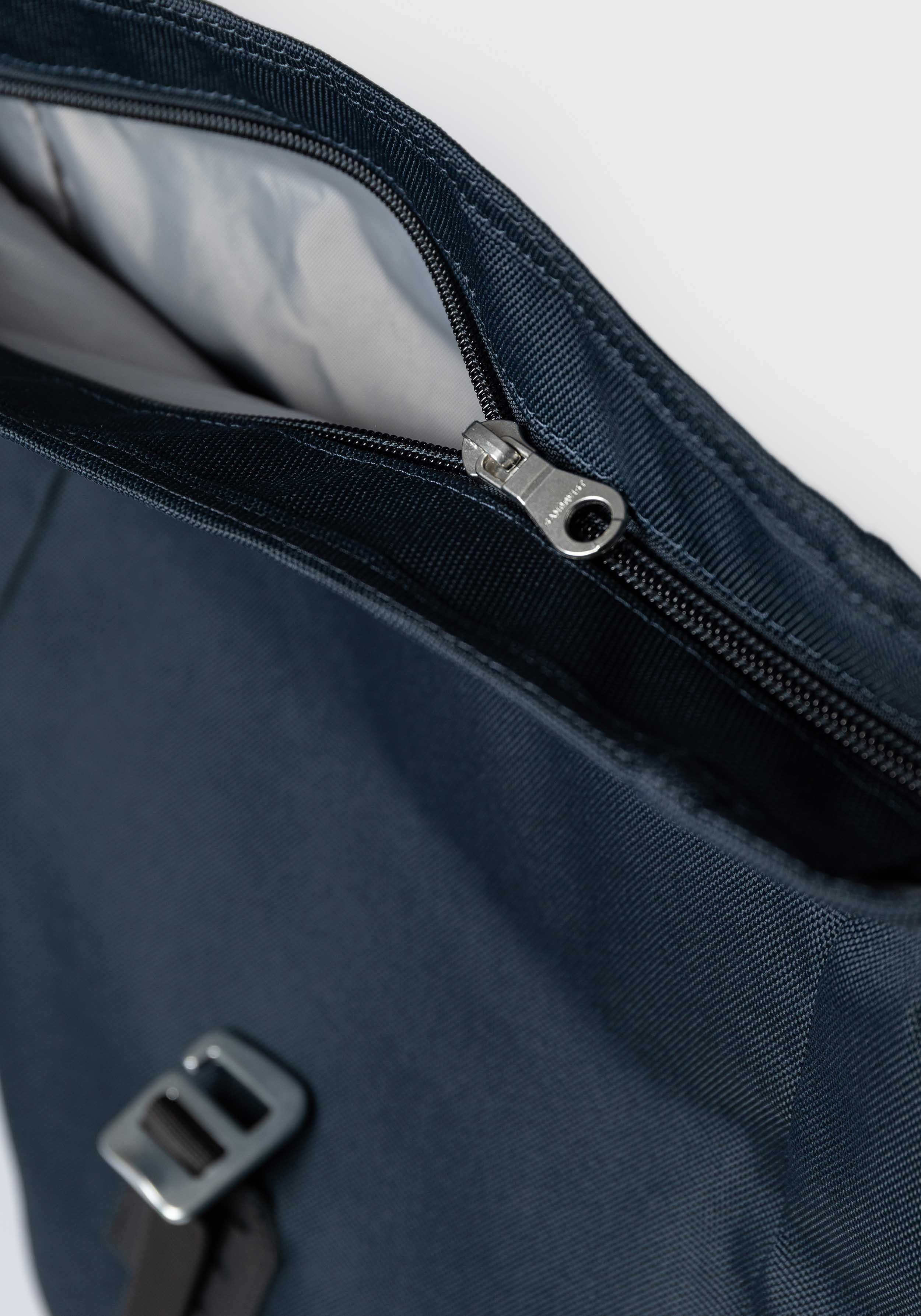 Sandqvist Rucksack Icon Rolltop Backpack M Navy With Black Leather