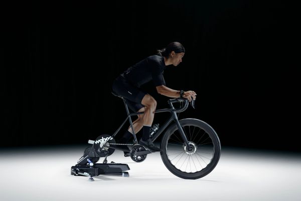 KICKR MOVE WiFi Hometrainer Direktantrieb  schwarz