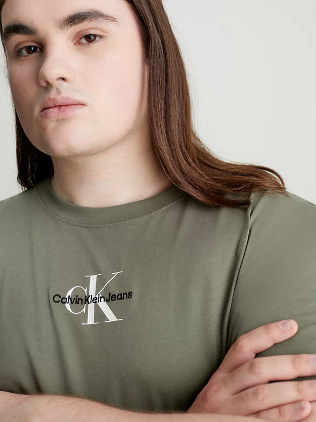 Camiseta Plus Size com monograma